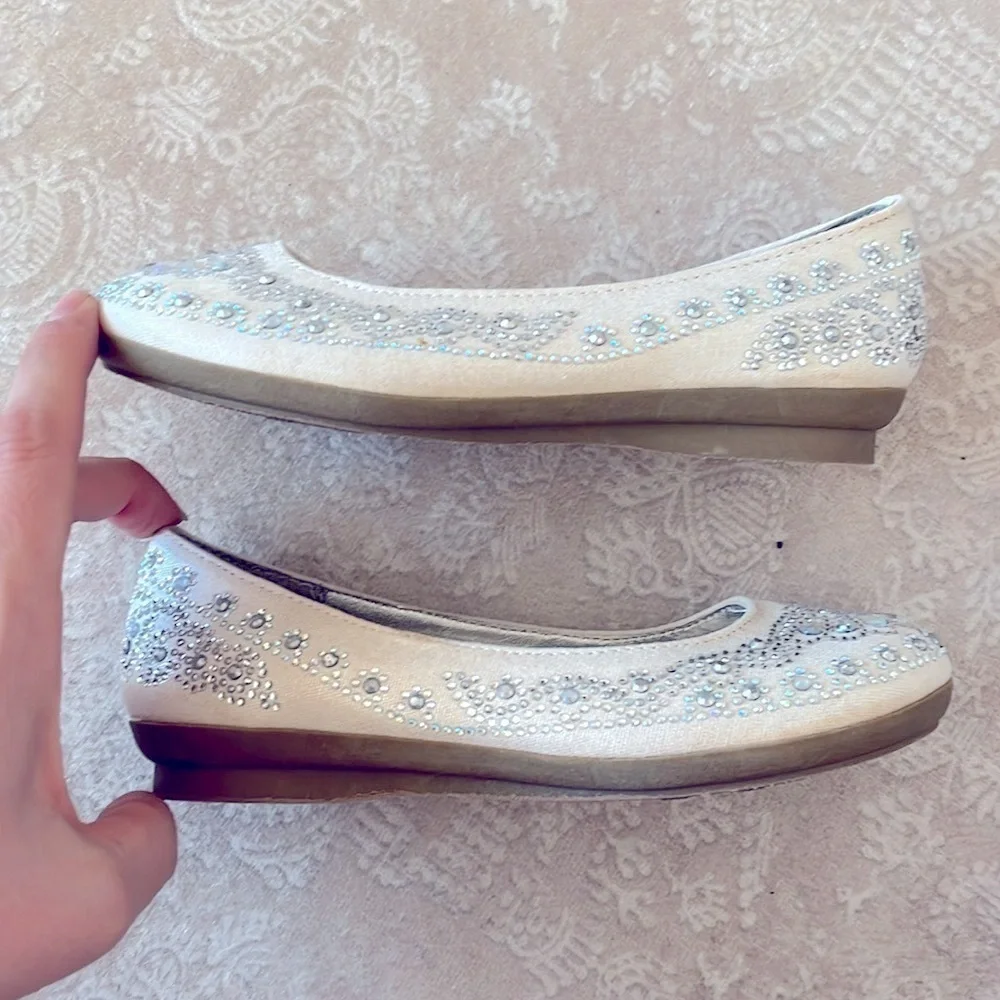 Never Worn Candie’s Girl Bejeweled Rounded Toe Formal Slip On Flats Beaded Gems
